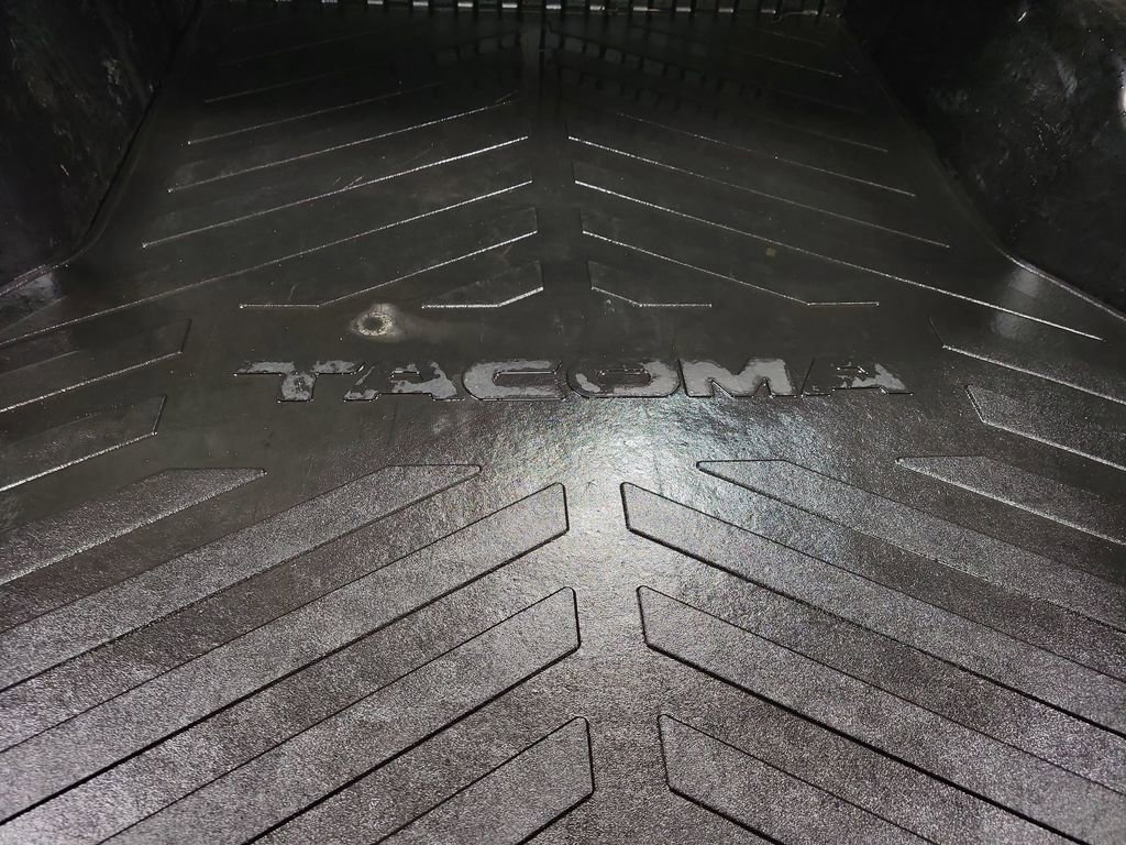 Used 2023 Toyota Tacoma TRD Off-Road w/ Advanced Technology Package image 10