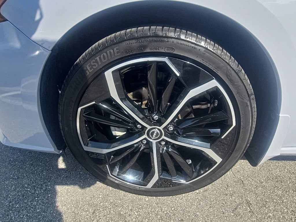 Used 2024 Nissan Altima 2.5 SR w/ SR Premium Package image 9