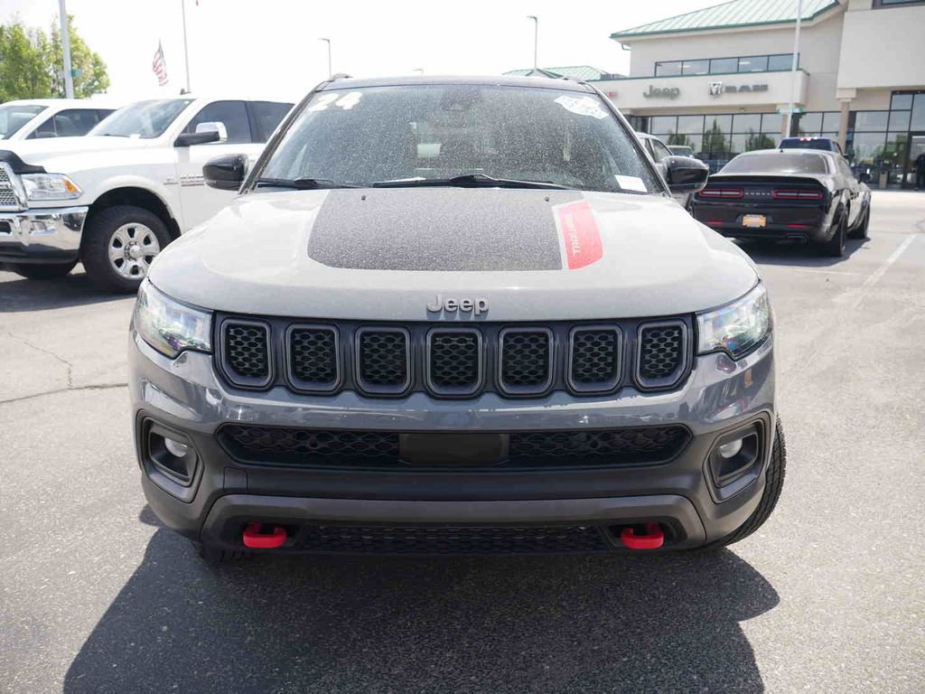 Certified 2024 Jeep Compass Trailhawk AWD/4WD image 3