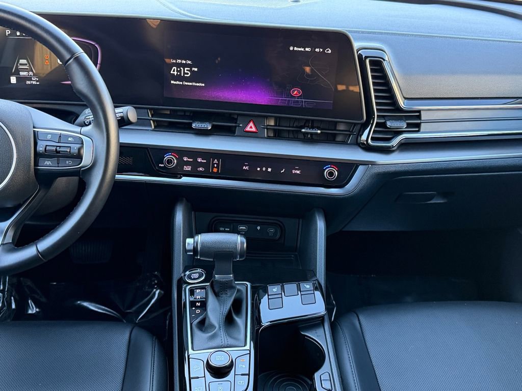 Used 2023 Kia Sportage EX image 11