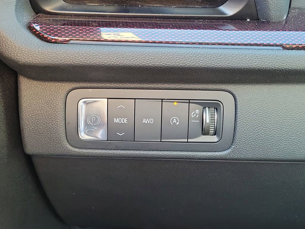 Certified 2024 Chevrolet Traverse RS w/ LPO, Floor Liner Package image 12