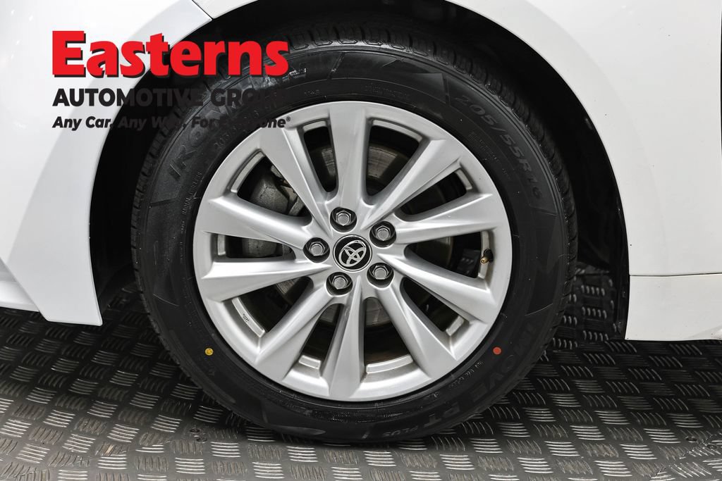 Used 2024 Toyota Corolla LE w/ LE Convenience Package FWD image 32