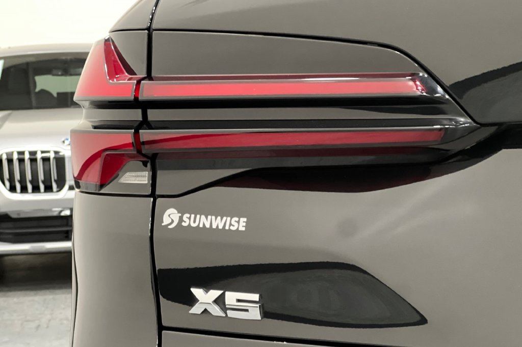 Used 2024 BMW X5 M60i w/ Climate Comfort Package AWD/4WD image 33