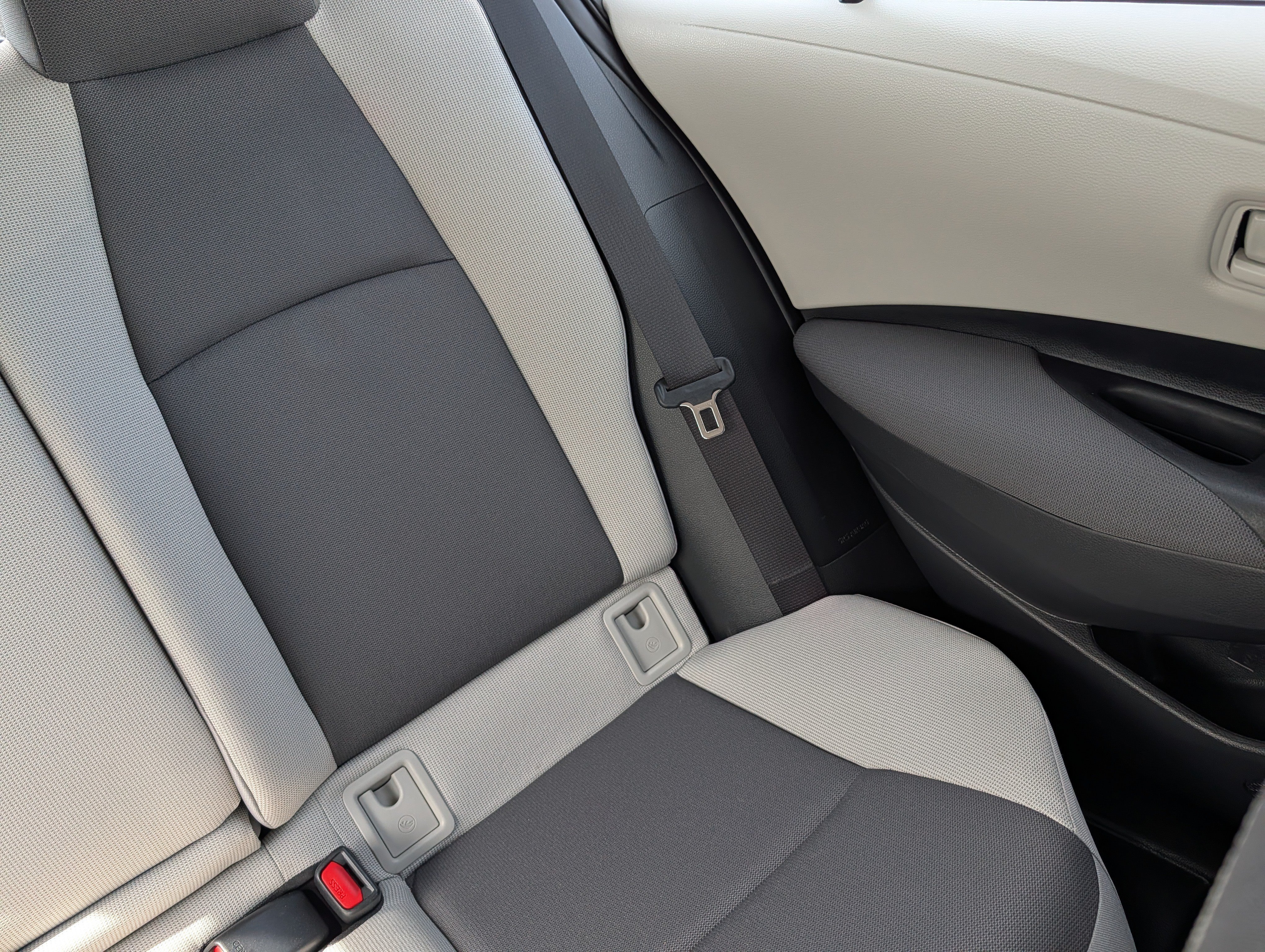 Used 2025 Toyota Corolla LE w/ LE Premium Package FWD image 14
