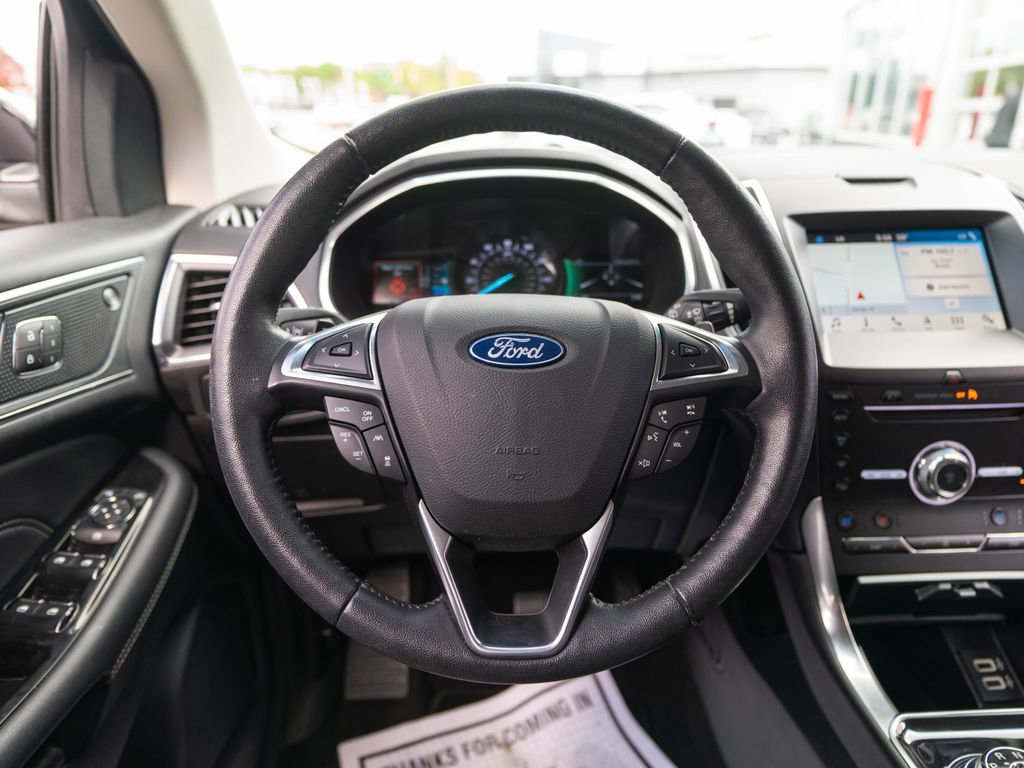 Used 2019 Ford Edge Titanium w/ Equipment Group 301A AWD/4WD image 17