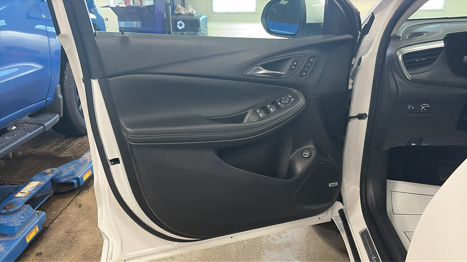 Certified 2024 Buick Encore GX Avenir w/ Avenir Technology Package image 5