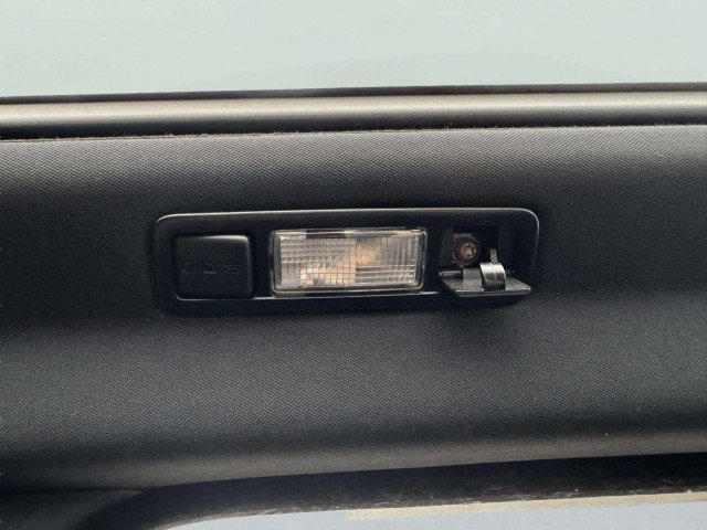 Used 2017 Land Rover Range Rover Evoque SE image 38