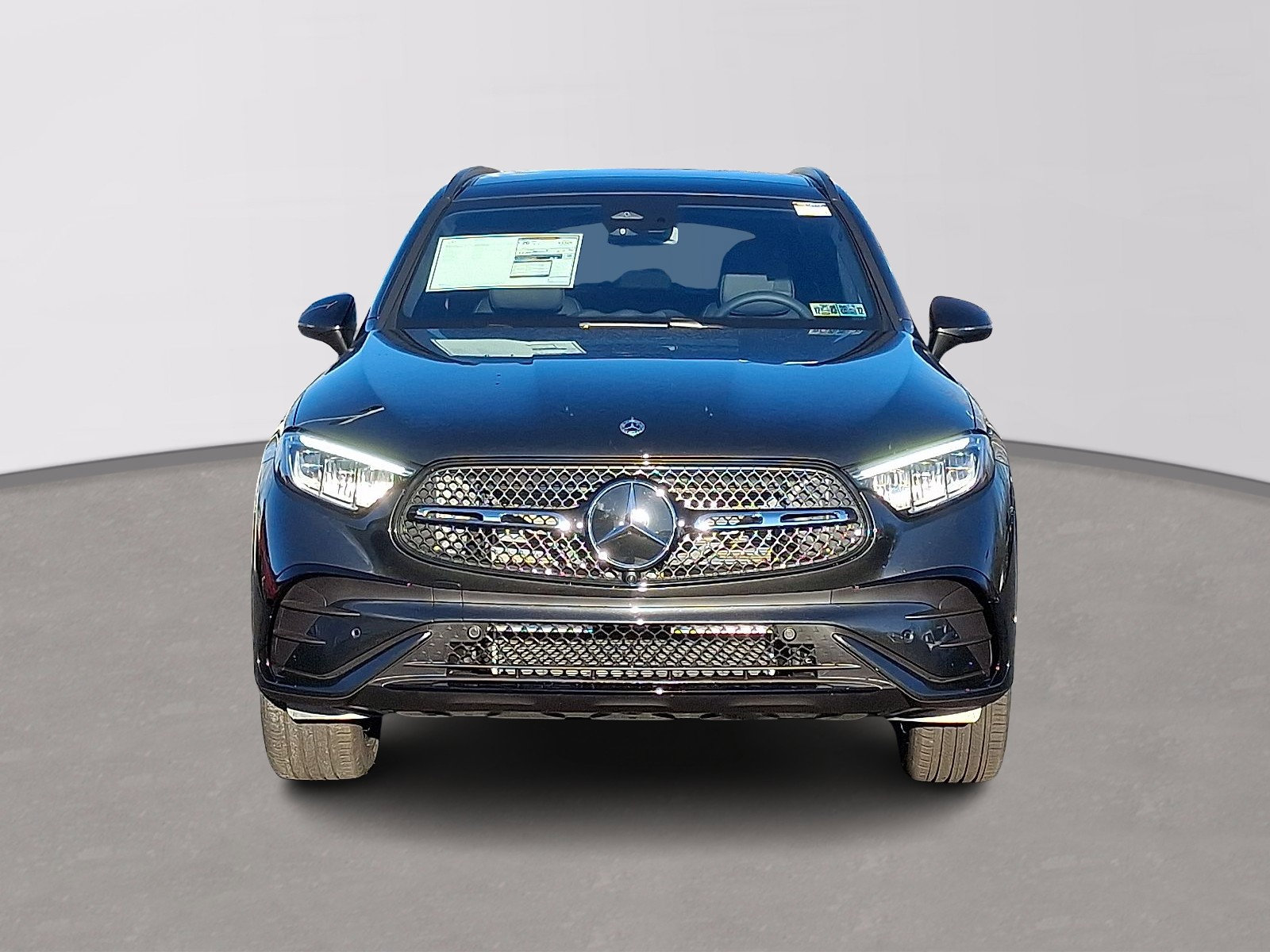 Used 2026 Mercedes-Benz GLC 300 4MATIC image 2