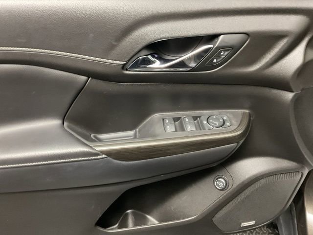 Certified 2019 GMC Acadia SLT w/ Black Edition image 11