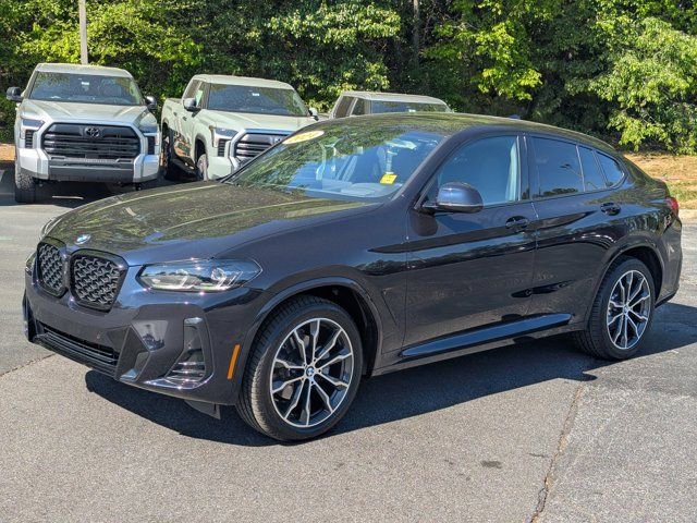 Used 2024 BMW X4 xDrive30i w/ Premium Package image 3