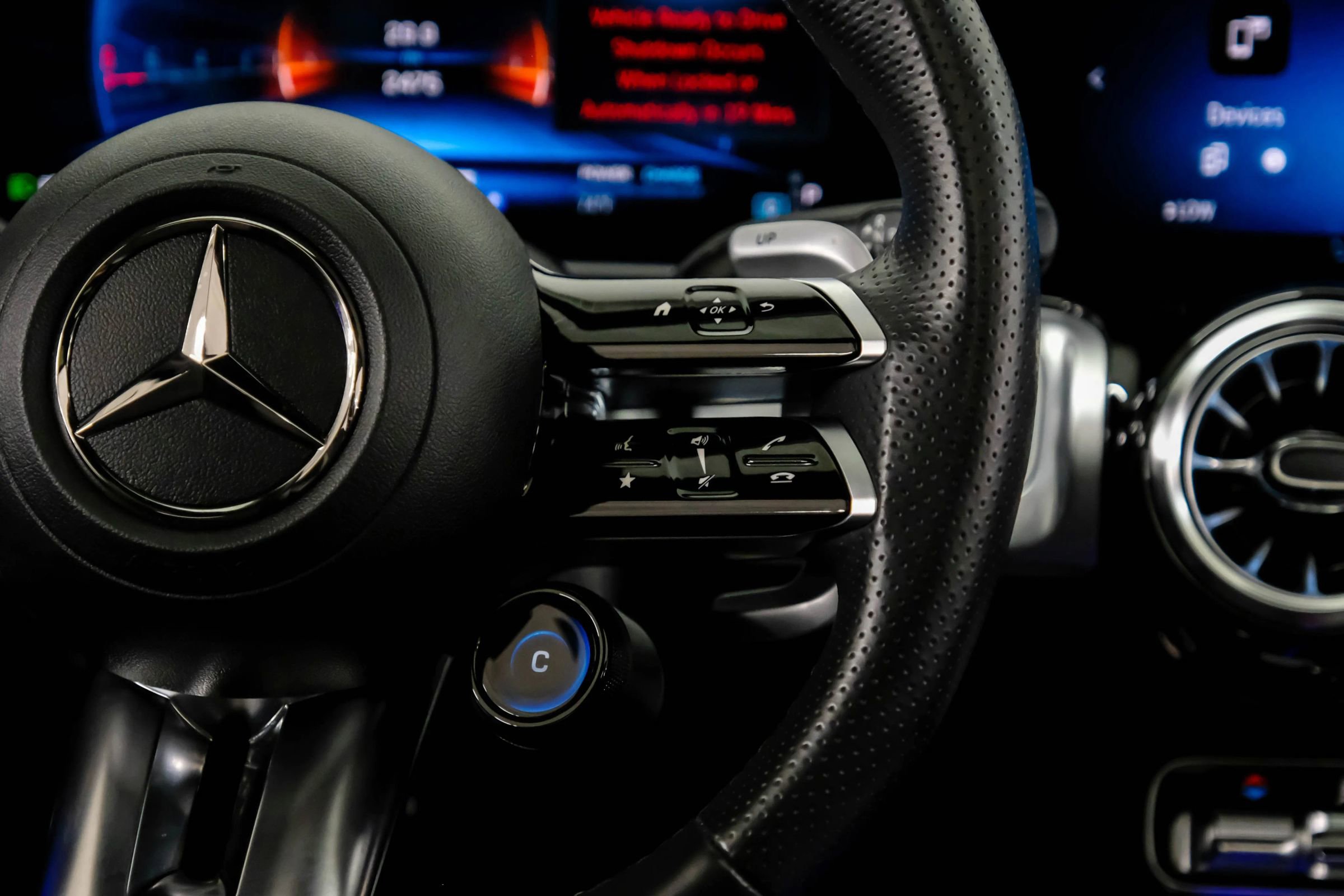 Used 2024 Mercedes-Benz GLB 35 AMG 4MATIC image 18