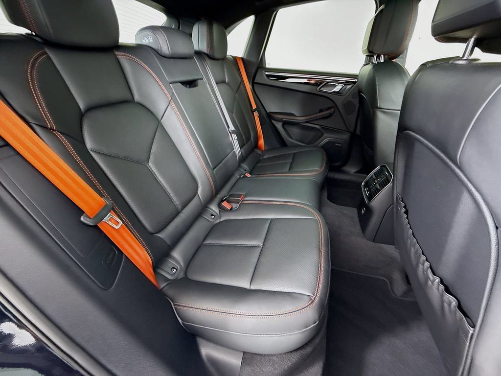 New 2026 Porsche Macan Turbo AWD/4WD image 30