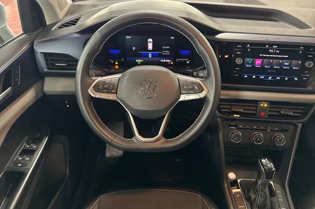 Certified 2022 Volkswagen Taos SE image 18