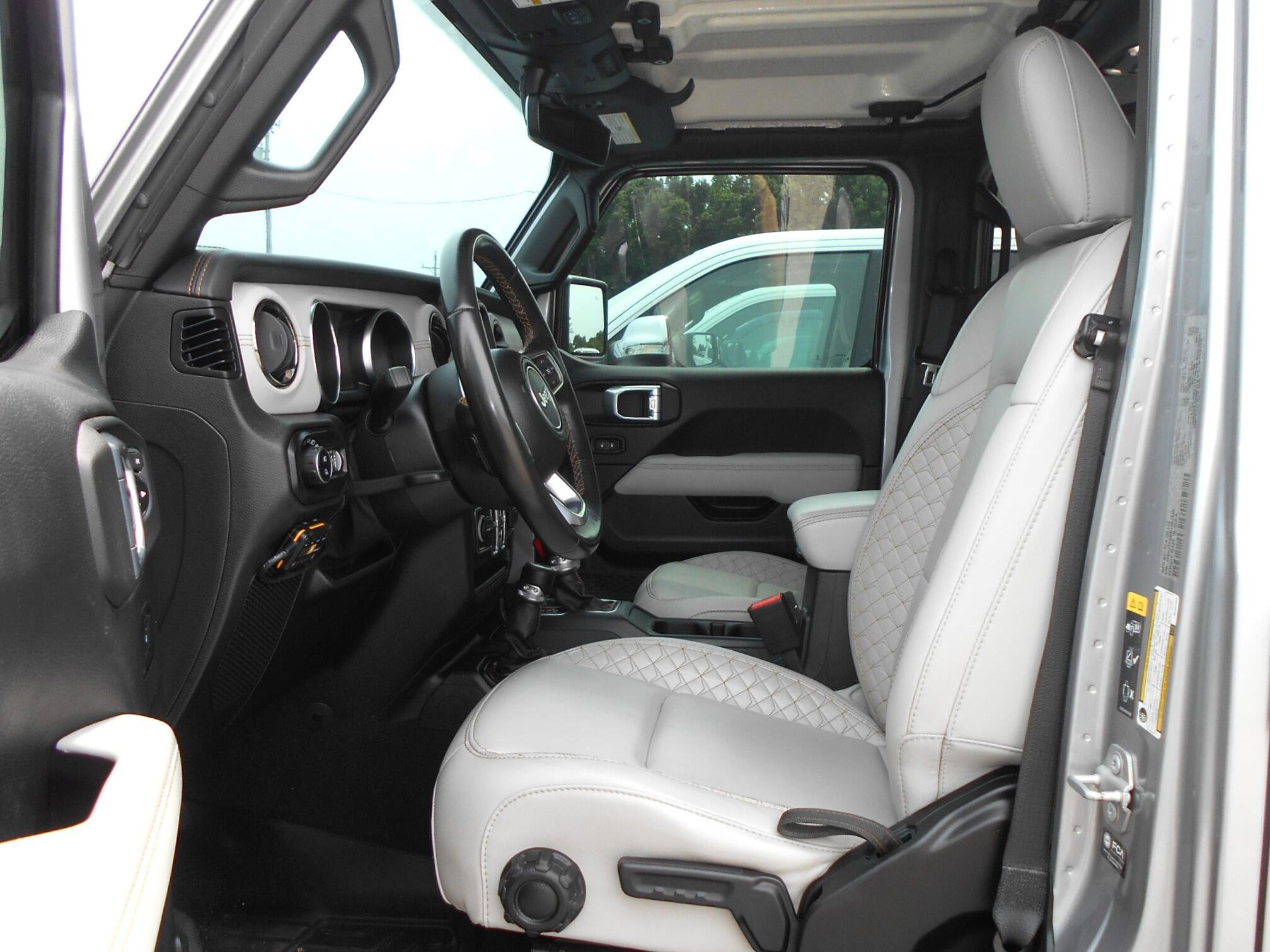 Certified 2021 Jeep Gladiator Overland AWD/4WD image 5