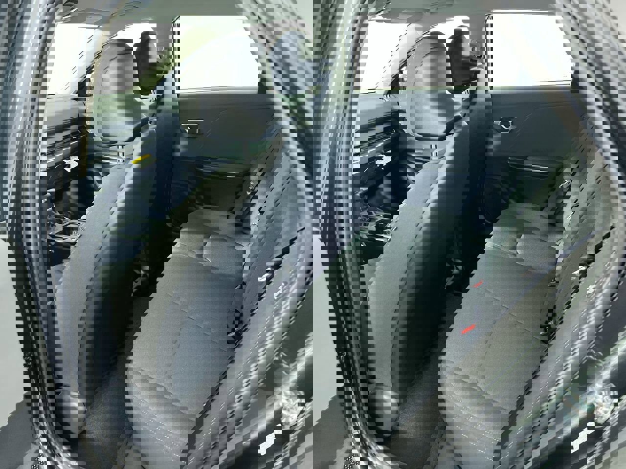 New 2025 Kia K4 LXS image 29