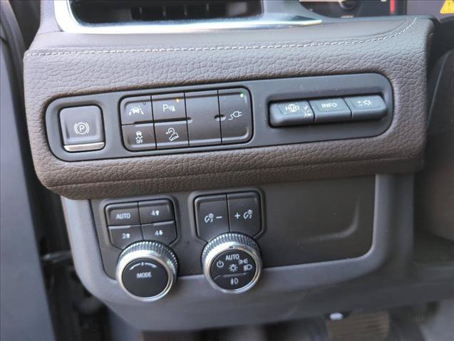 Used 2021 GMC Yukon XL Denali AWD/4WD image 12