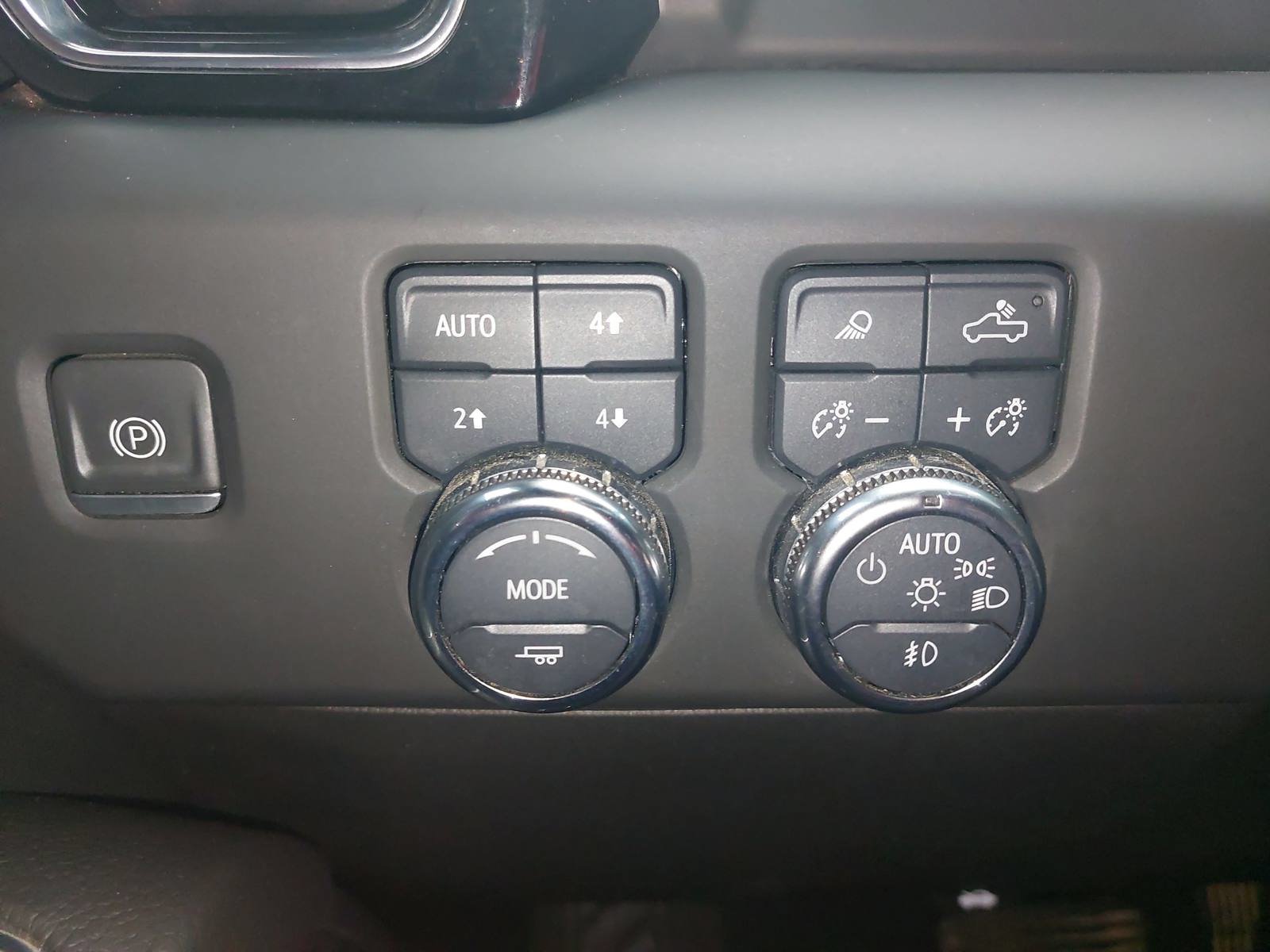 Used 2024 GMC Sierra 2500 Denali w/ Technology Package AWD/4WD image 27