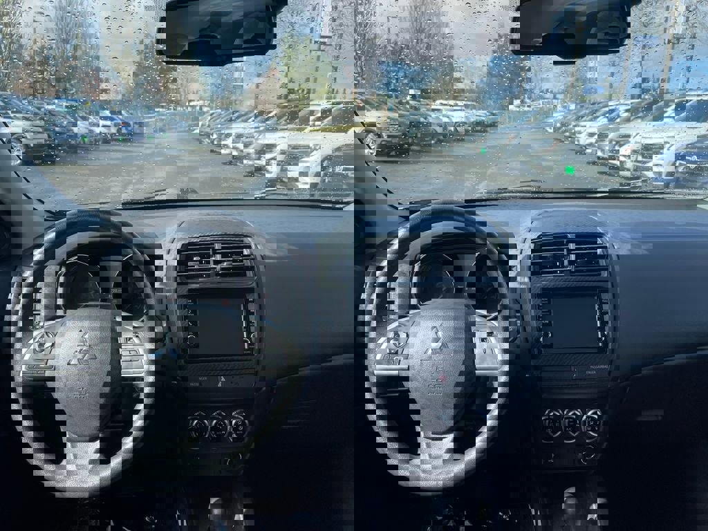 Used 2024 Mitsubishi Outlander Sport ES image 17