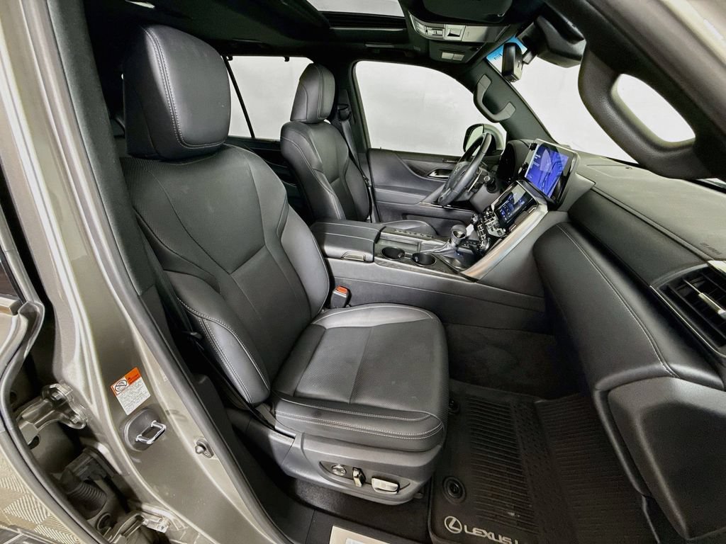 Certified 2024 Lexus LX 600 4WD w/ Luxury Package image 30