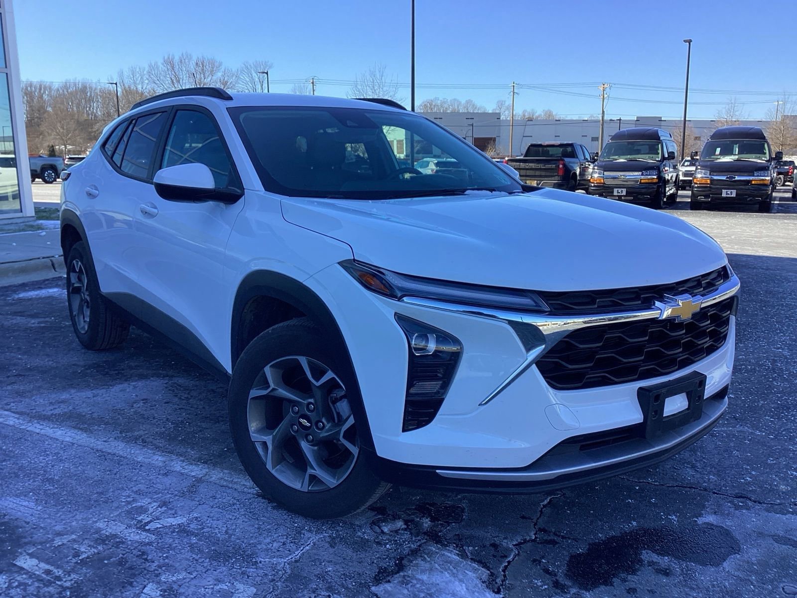 Used 2025 Chevrolet Trax LT w/ LT Convenience Package image 5