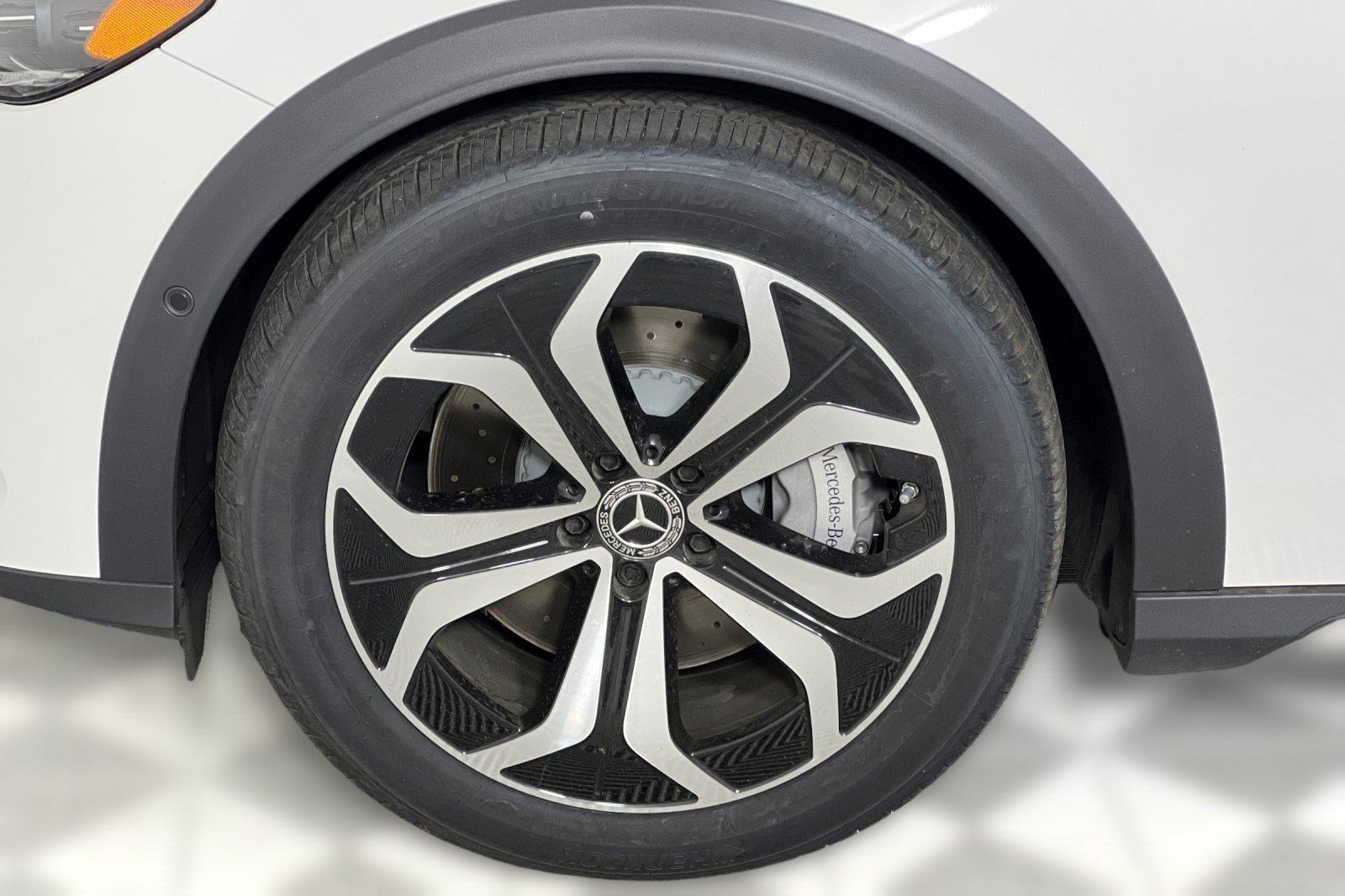 New 2025 Mercedes-Benz E 450 4MATIC All-Terrain Wagon image 11