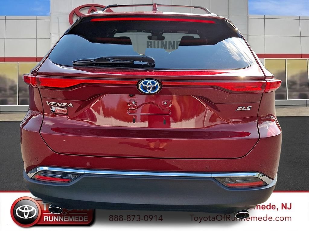 Certified 2024 Toyota Venza XLE AWD/4WD image 5