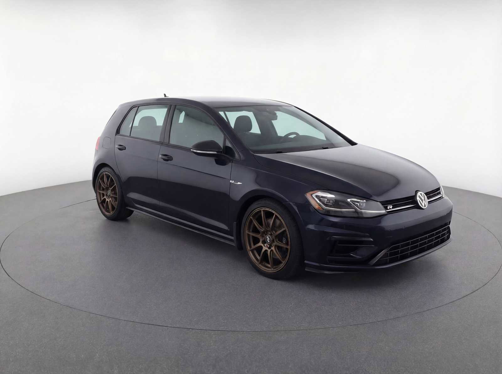 Used 2019 Volkswagen Golf R 4-Door image 3
