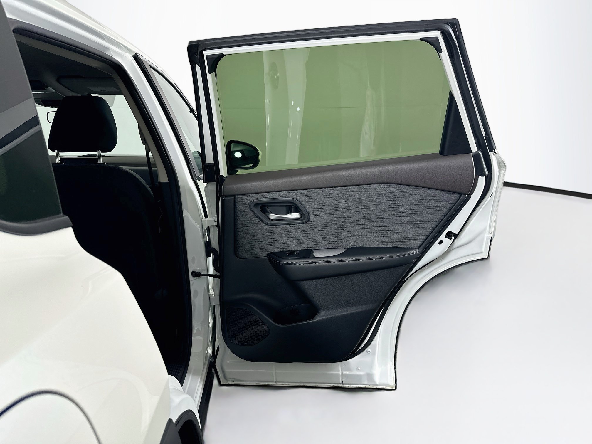 Used 2023 Nissan Rogue SV FWD image 28