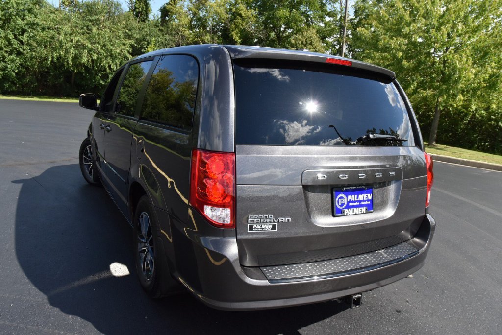 Used 2015 Dodge Grand Caravan SXT w/ Blacktop Package FWD image 8