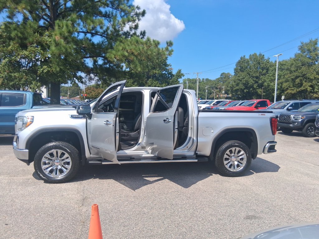 Used 2019 GMC Sierra 1500 SLT w/ SLT Premium Package AWD/4WD image 16