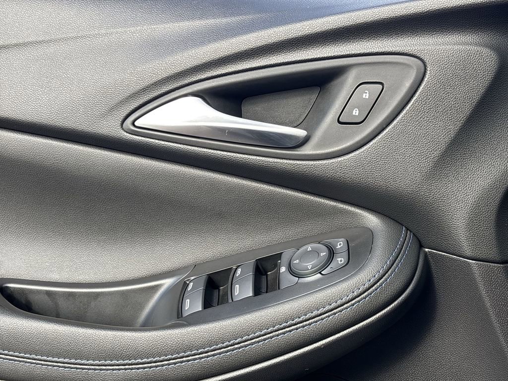 Used 2026 Buick Encore GX Sport Touring image 23