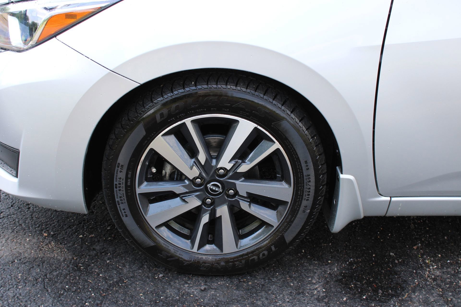 Used 2023 Nissan Versa SV w/ Trunk Package FWD image 11