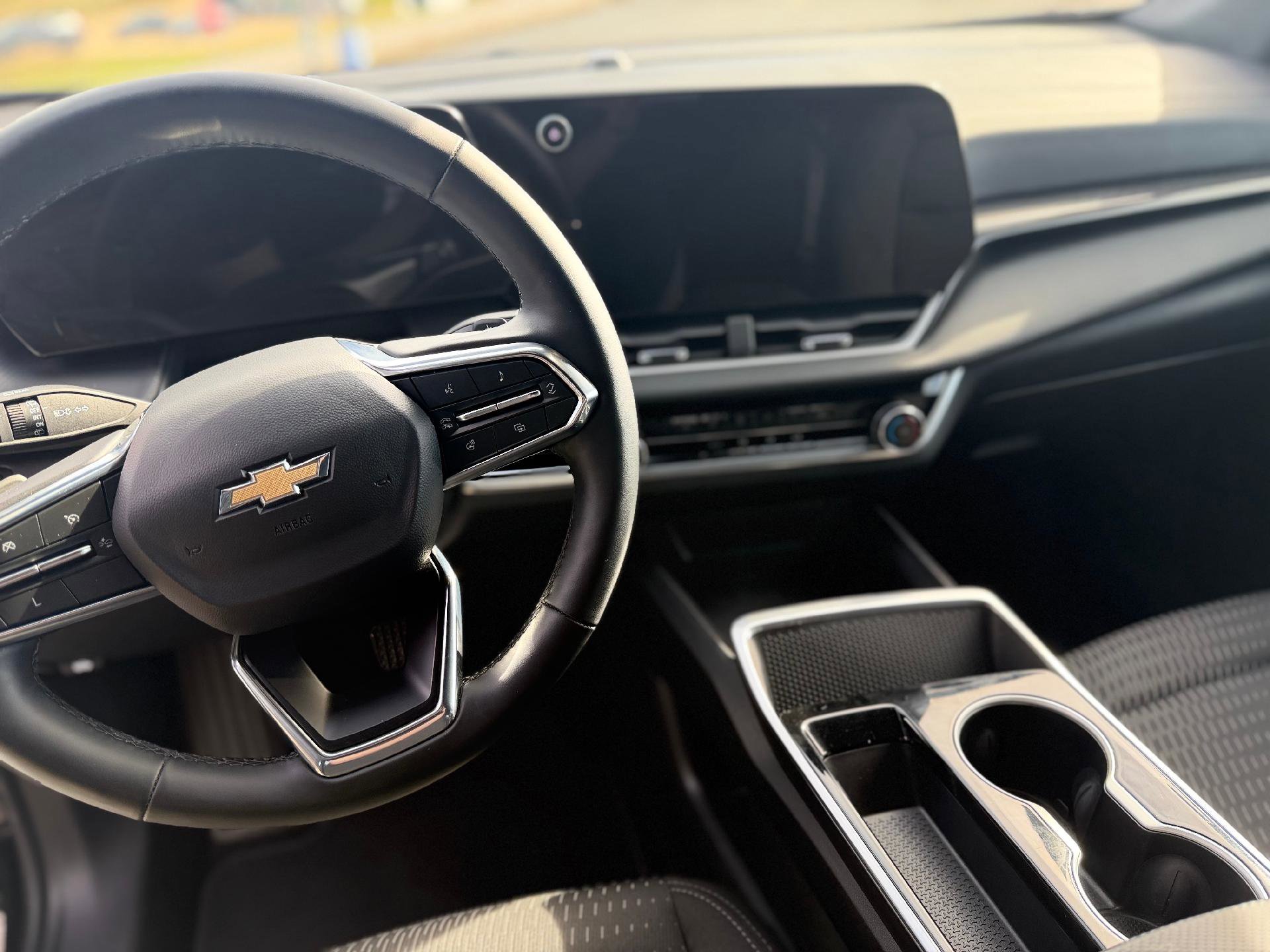 Used 2025 Chevrolet Equinox LT image 11