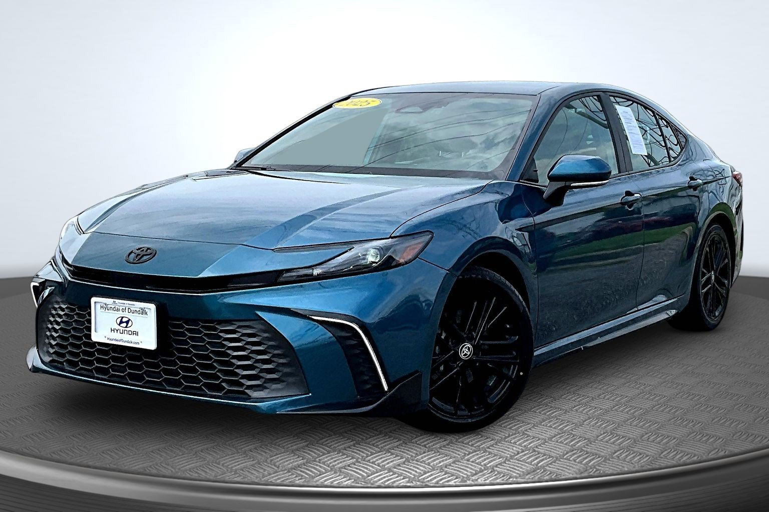 Used 2025 Toyota Camry SE w/ Convenience Package