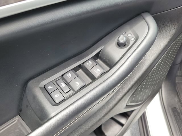 Used 2024 Jeep Grand Cherokee Limited w/ Black Appearance Package AWD/4WD image 16