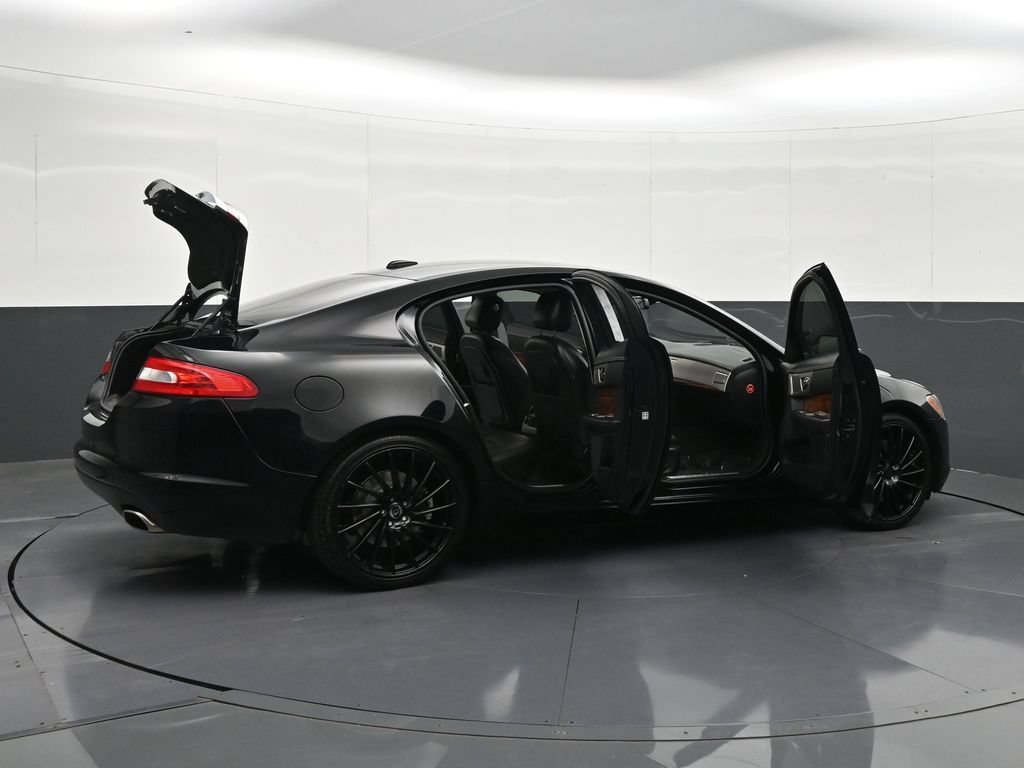 Used 2011 Jaguar XF Premium RWD image 38