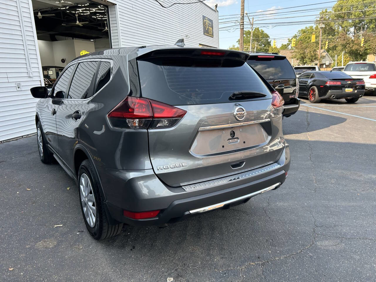 Used 2018 Nissan Rogue S image 3