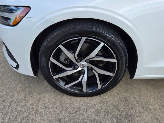 Used 2020 Volvo S60 T5 Momentum image 10