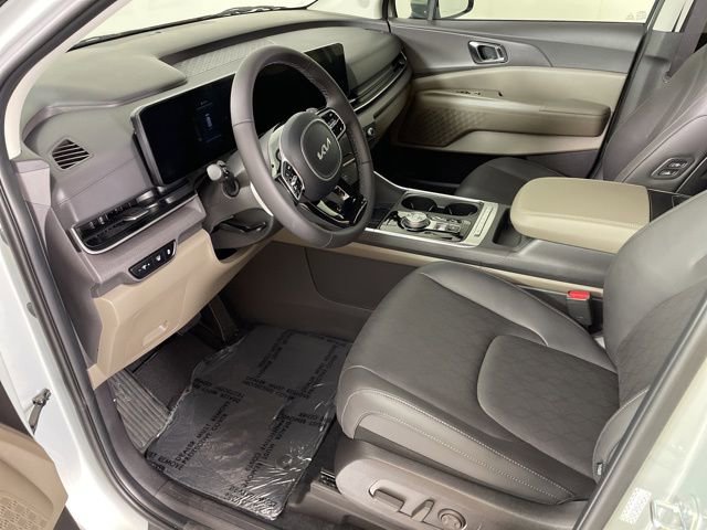 New 2026 Kia Carnival EX image 17