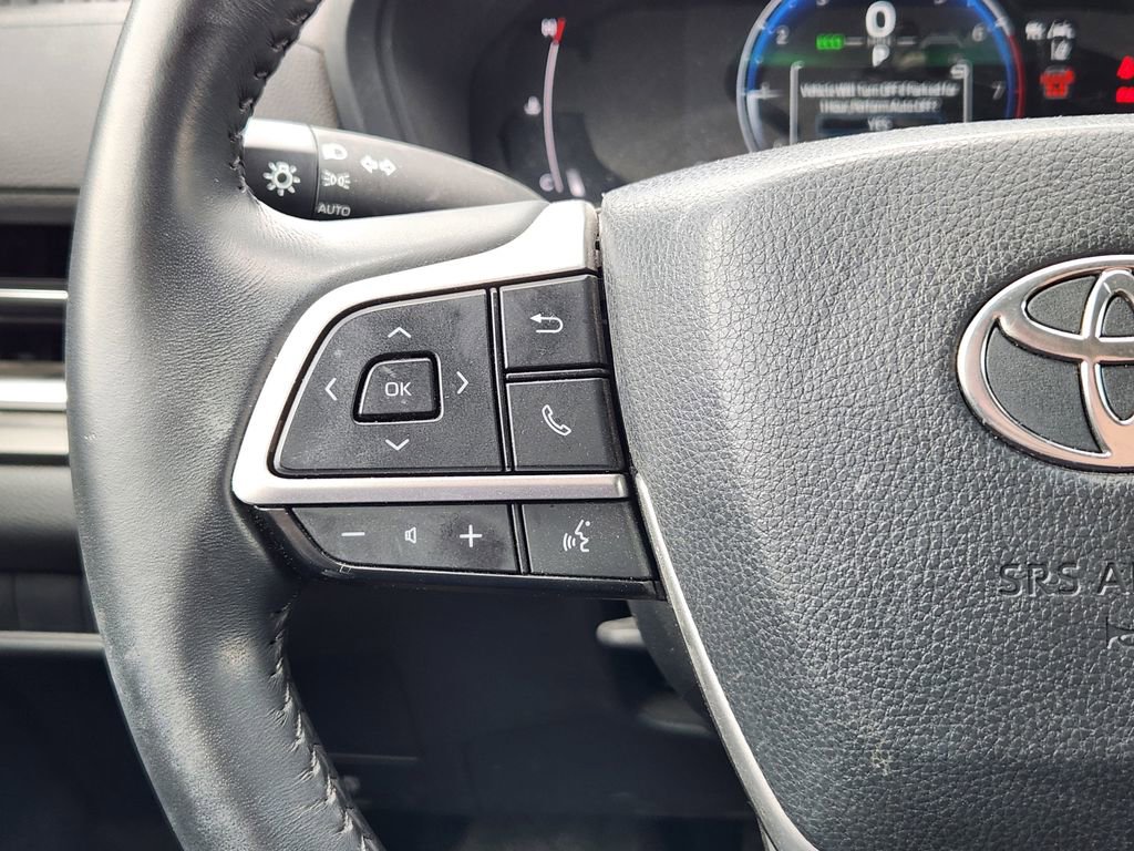 Used 2024 Toyota Grand Highlander AWD image 17