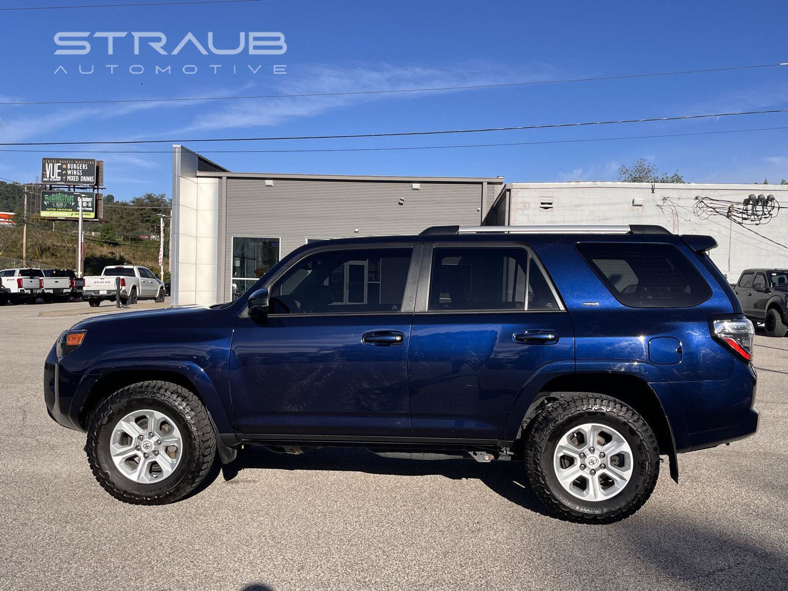 Used 2023 Toyota 4Runner SR5 AWD/4WD image 4