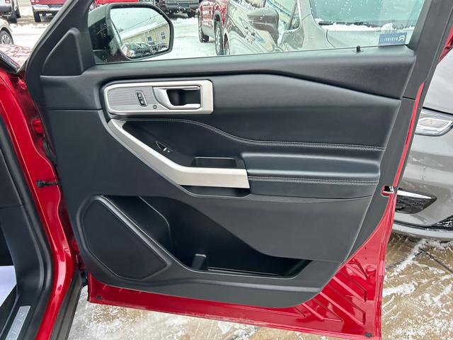 Used 2022 Ford Explorer Limited w/ Equipment Group 301A image 22