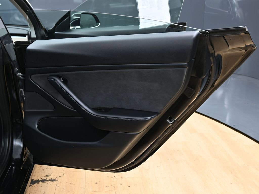 Used 2018 Tesla Model 3 Long Range image 40