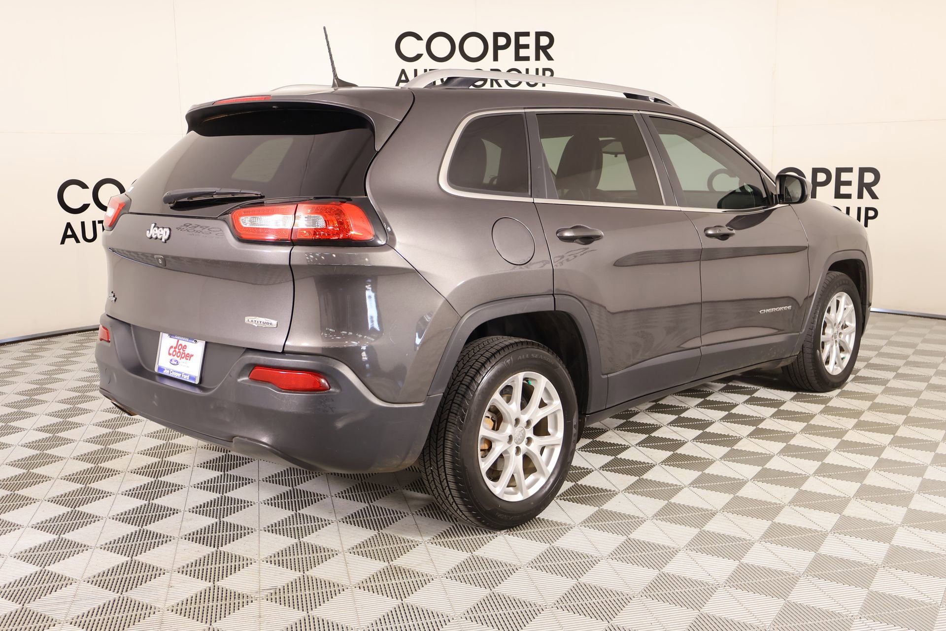 Used 2018 Jeep Cherokee Latitude Plus image 18