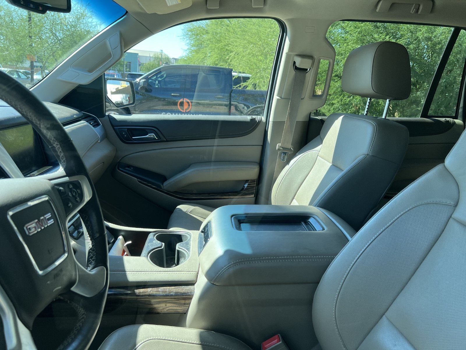 Used 2015 GMC Yukon SLT w/ HD Trailering Package AWD/4WD image 11