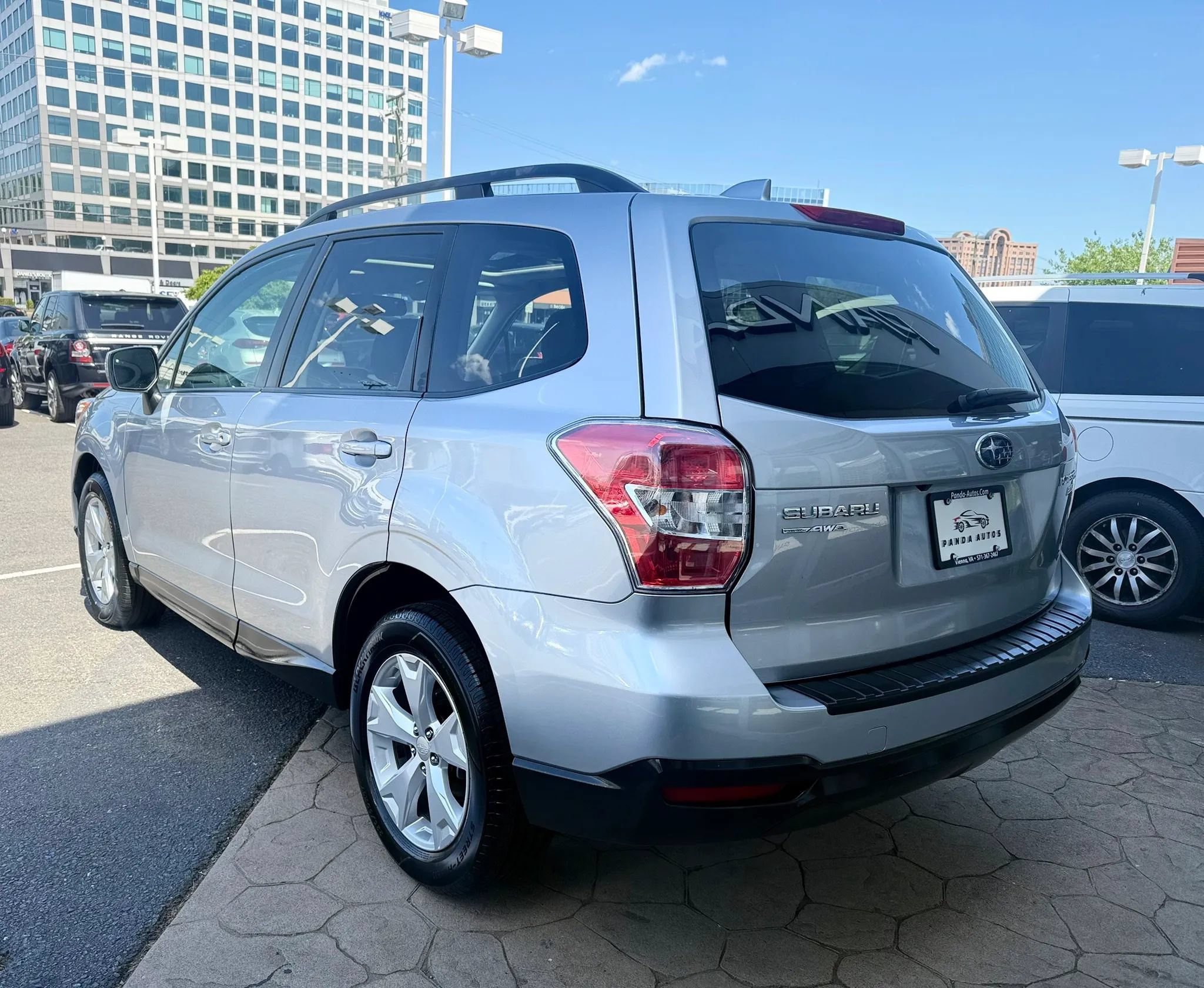 Used 2016 Subaru Forester 2.5i Premium AWD/4WD image 5