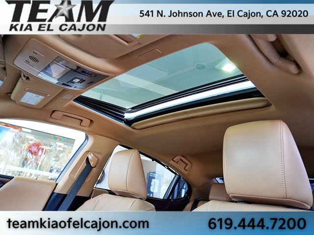 Used 2024 Lexus ES 300h Ultra Luxury w/ Accessory Package (Z2) FWD image 18