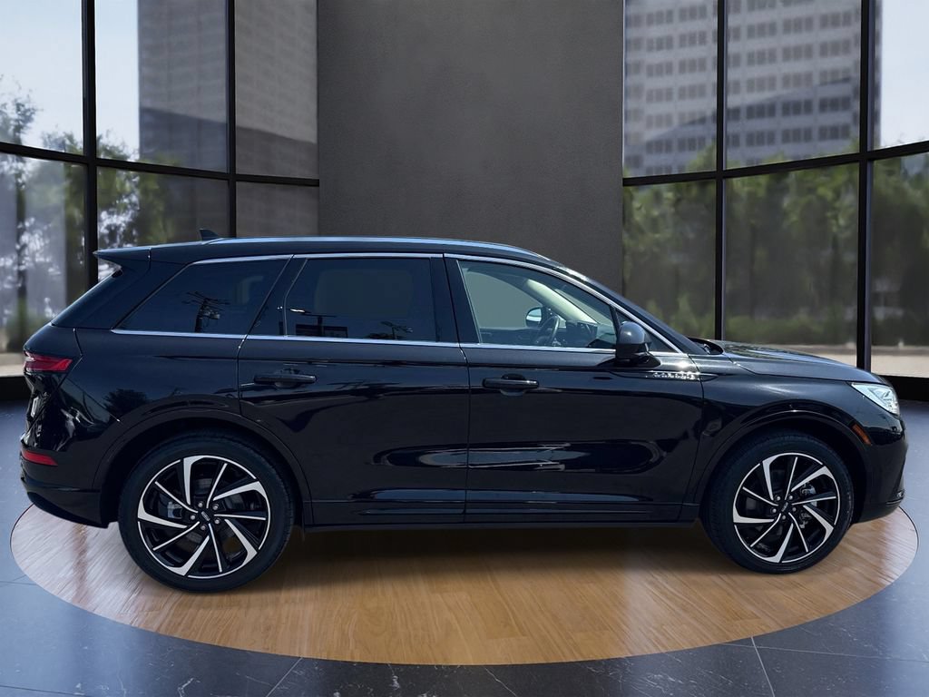 Certified 2024 Lincoln Corsair Grand Touring AWD/4WD image 2