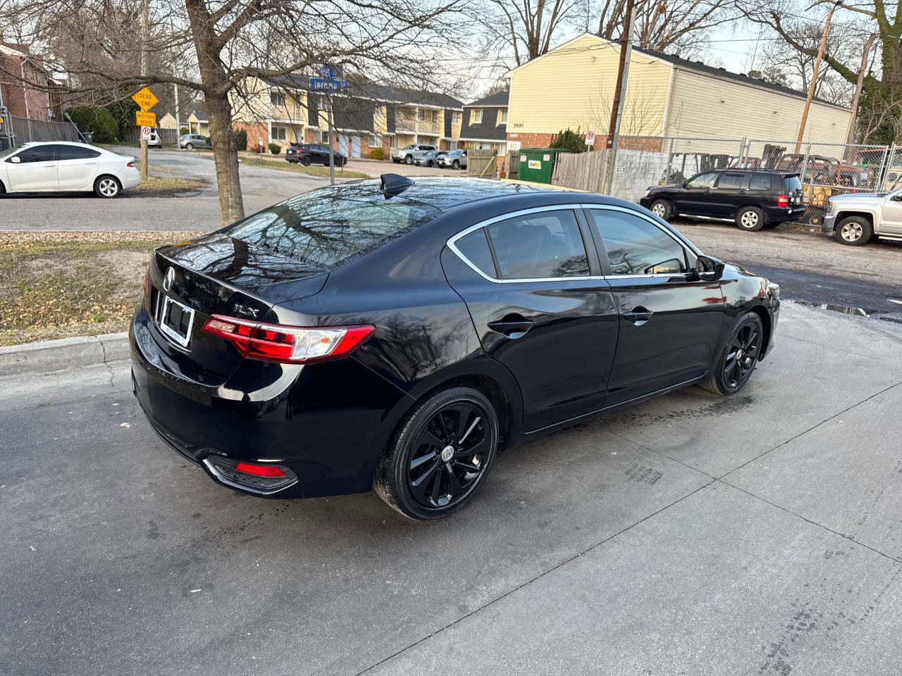 Used 2018 Acura ILX w/ Premium Package FWD image 4