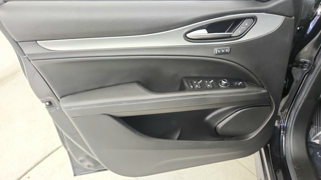 Used 2024 Alfa Romeo Stelvio Ti AWD/4WD image 50
